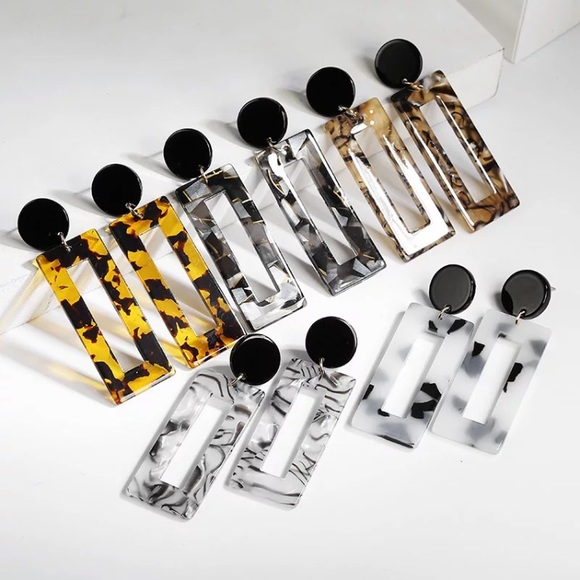 🔴5/$15🔴CLEARANCE Big Quad Acrylic Earrings NEW - Picture 3 of 5